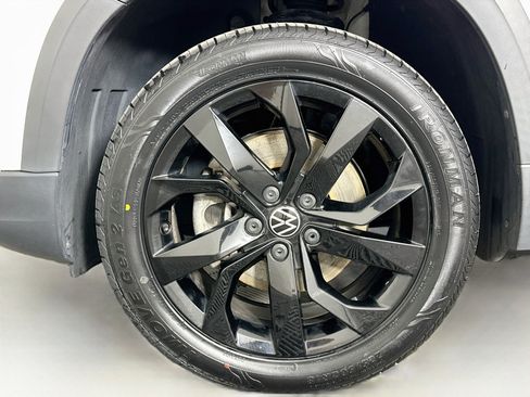 Used 2022 Volkswagen Taos SE AWD/4WD image 11