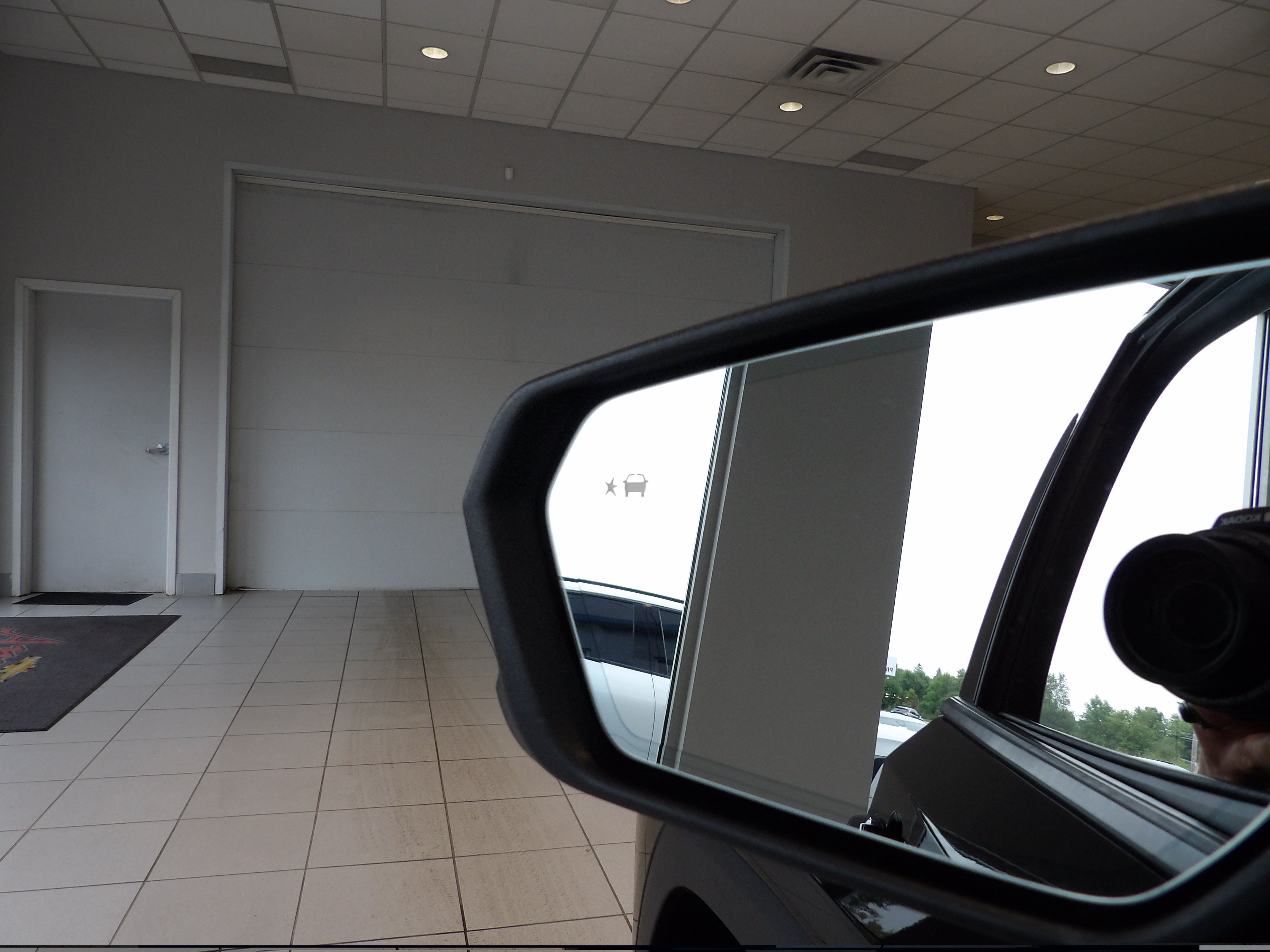 Used 2021 GMC Terrain SLT w/ Infotainment Package II AWD/4WD image 7