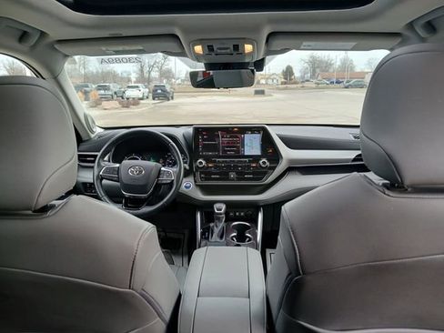 Used 2020 Toyota Highlander Platinum image 22
