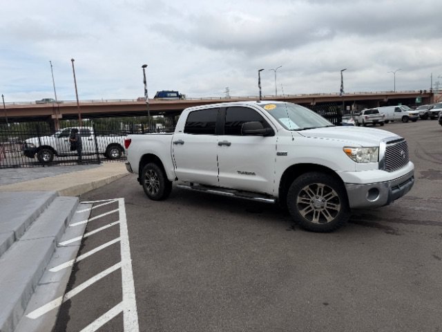 Used 2013 Toyota Tundra 4x4 CrewMax w/ SR5 Pkg image 15