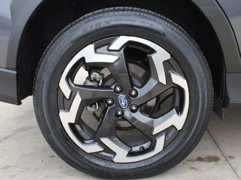 Used 2023 Subaru Crosstrek 2.5i Limited w/ Moonroof Package image 9