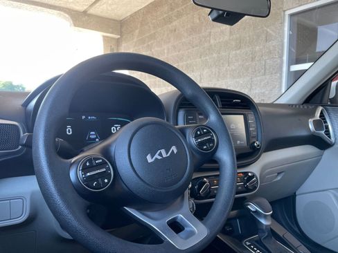 Used 2025 Kia Soul LX w/ LX Technology Package image 32