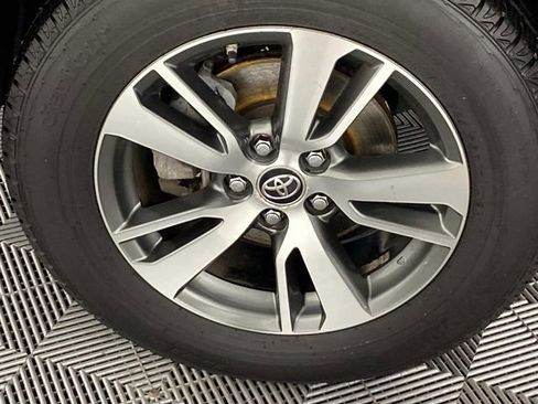 Used 2018 Toyota RAV4 XLE image 29