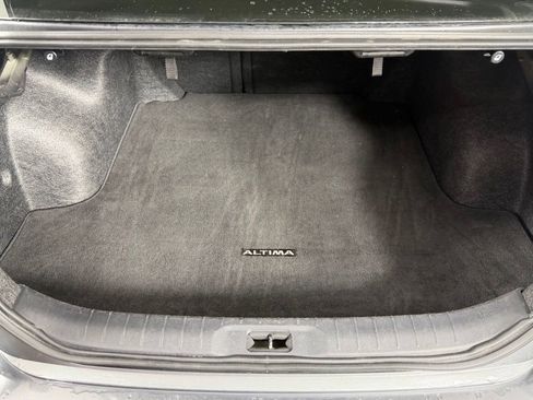 Used 2025 Nissan Altima 2.5 SV FWD image 21
