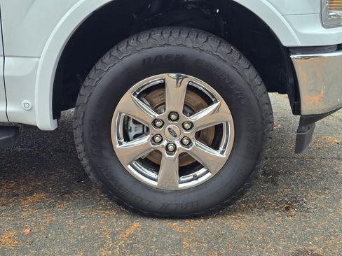 Used 2019 Ford F150 Lariat w/ Equipment Group 502A Luxury image 9