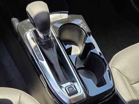 Certified 2025 Chevrolet Trax ACTIV FWD image 23