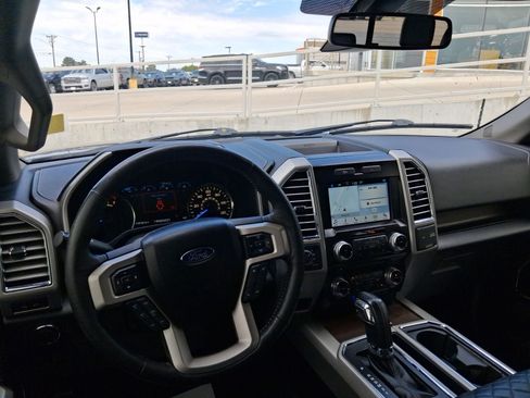 Used 2016 Ford F150 Lariat w/ Equipment Group 502A Luxury AWD/4WD image 12