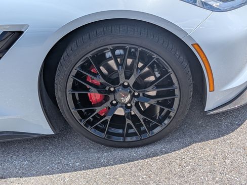 Used 2019 Chevrolet Corvette Stingray Coupe w/ 1LT RWD image 11