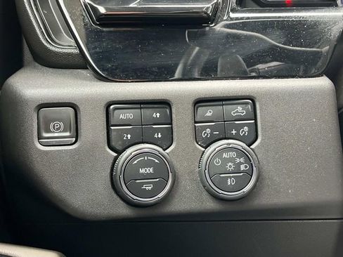 Certified 2023 Chevrolet Silverado 1500 ZR2 AWD/4WD image 38
