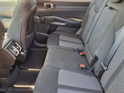 Used 2023 Kia Sorento LX image 11