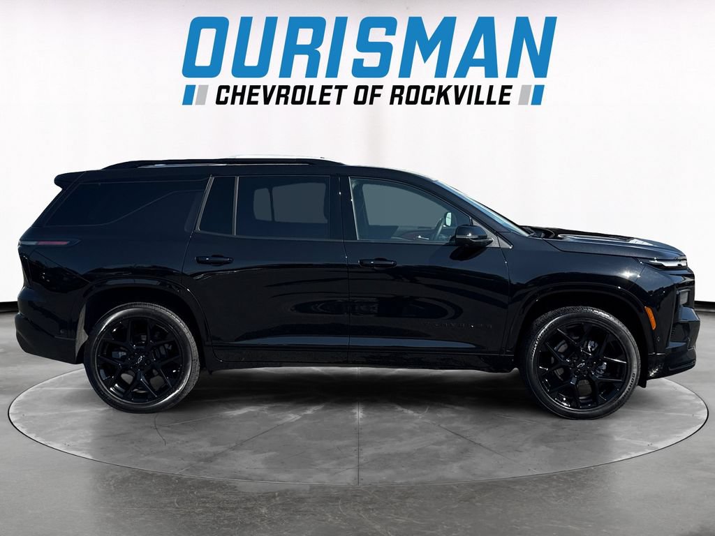 Used 2025 Chevrolet Traverse RS FWD image 7