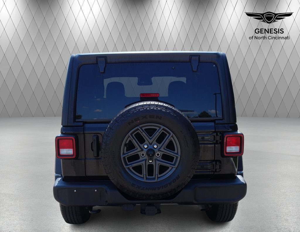 Used 2024 Jeep Wrangler Sport AWD/4WD image 4