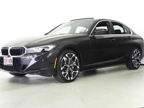 Used 2025 BMW 330i Sedan w/ Premium Package RWD image 2