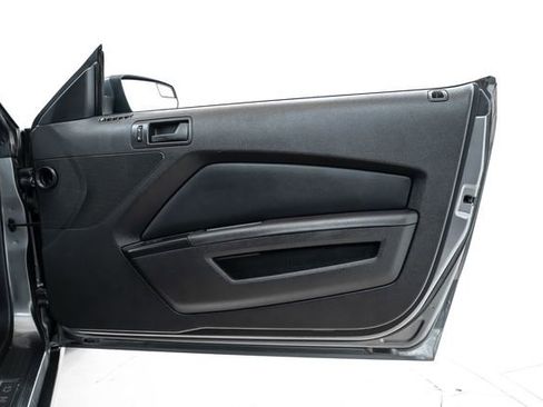 Used 2013 Ford Mustang GT image 24