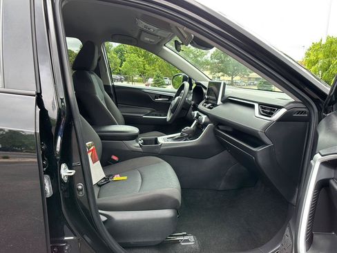 Used 2024 Toyota RAV4 XLE FWD image 22