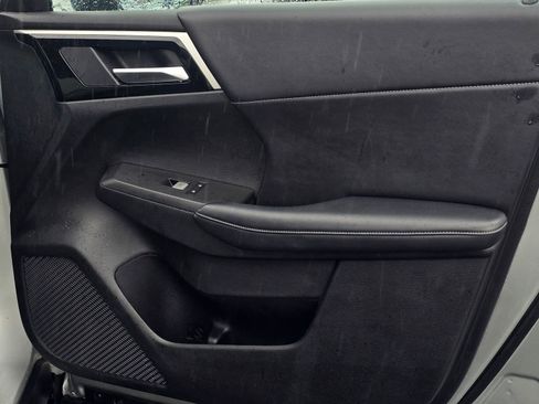 Used 2024 Mitsubishi Outlander SE image 40