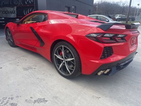 Used 2021 Chevrolet Corvette Stingray Premium Conv w/ Z51 Performance Package image 3