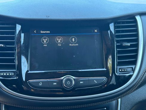 Used 2019 Chevrolet Trax LS FWD image 10