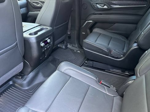 Used 2024 GMC Yukon XL Denali w/ Advanced Technology Package AWD/4WD image 12