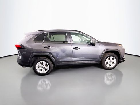Used 2021 Toyota RAV4 XLE w/ Convenience Package FWD image 11