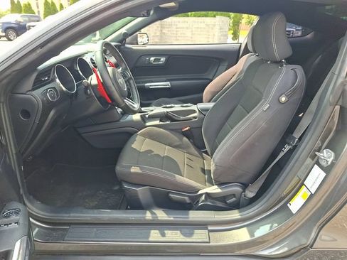 Used 2016 Ford Mustang Coupe RWD image 14