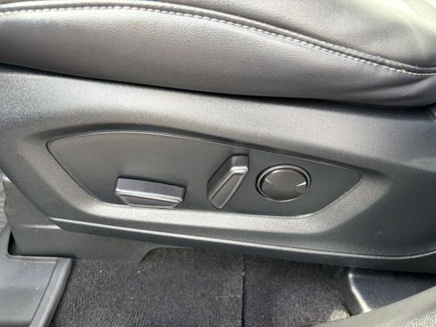 Used 2023 Ford Explorer XLT w/ Equipment Group 202A AWD/4WD image 13