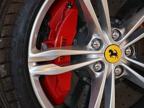 Certified 2018 Ferrari GTC4Lusso image 12