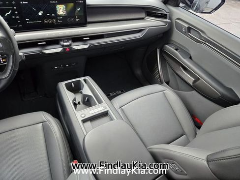 Certified 2026 Kia EV9 Light image 16