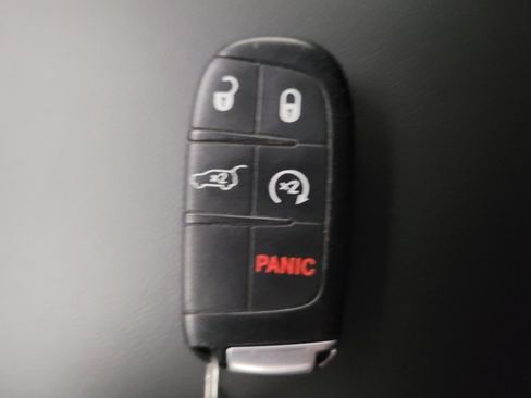 Used 2018 Jeep Grand Cherokee Limited image 32