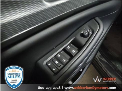 New 2025 Jeep Grand Cherokee Altitude image 15