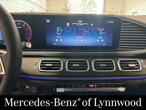 New 2026 Mercedes-Benz GLS 450 4MATIC image 9