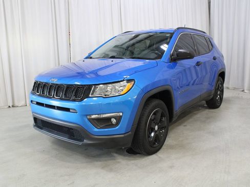 Used 2018 Jeep Compass Latitude w/ Cold Weather Group AWD/4WD image 35