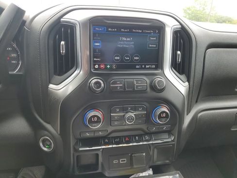 Used 2021 Chevrolet Silverado 1500 LT Trail Boss AWD/4WD image 8