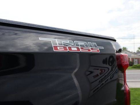 Used 2021 Chevrolet Silverado 1500 LT Trail Boss AWD/4WD image 30