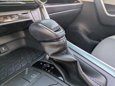 Certified 2022 Toyota RAV4 XLE Premium image 12