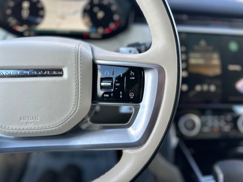 Used 2023 Land Rover Range Rover SE image 26