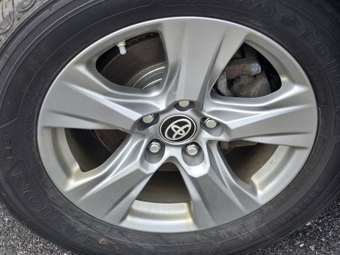 Certified 2024 Toyota RAV4 LE AWD/4WD image 8
