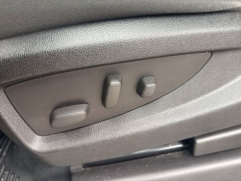 Used 2015 Chevrolet Silverado 1500 LT image 36