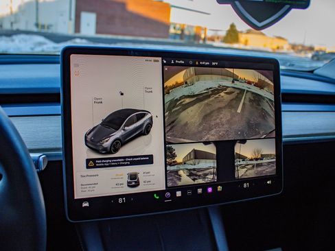 Used 2022 Tesla Model Y Performance image 29