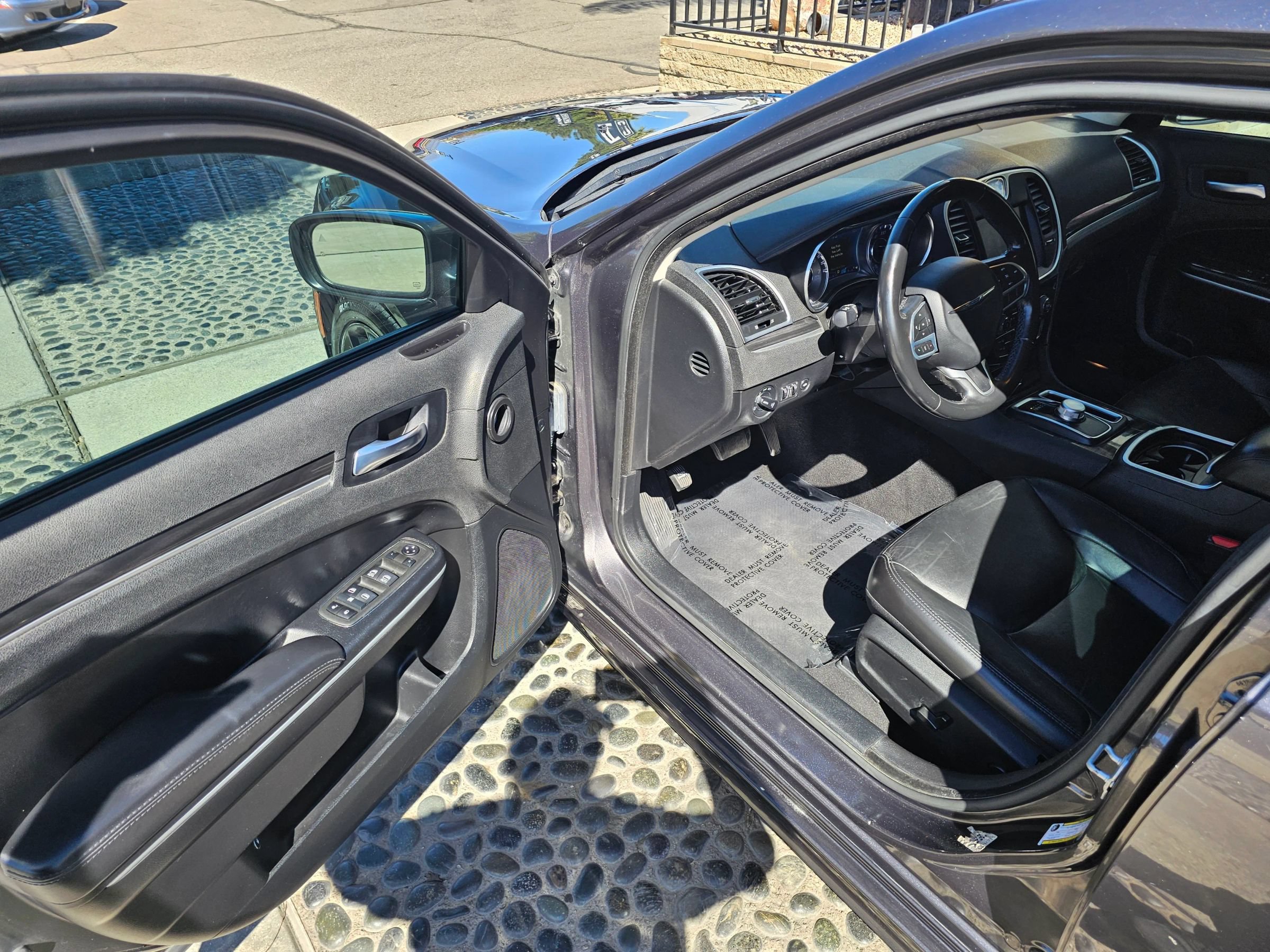 Used 2021 Chrysler 300 Touring L RWD image 9