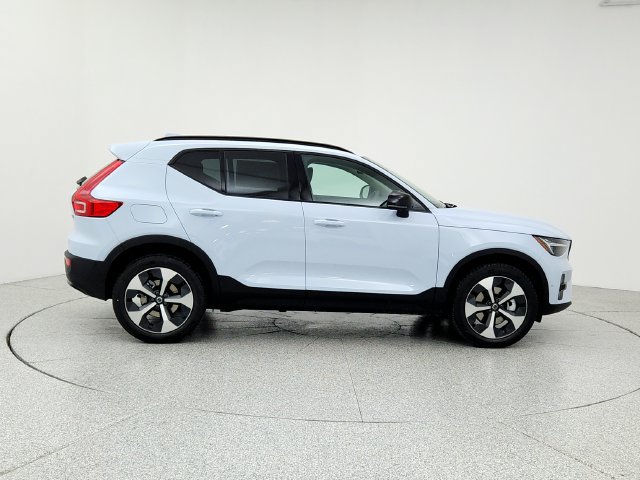 New 2026 Volvo XC40 B5 Plus w/ Protection Package Premier AWD/4WD image 4