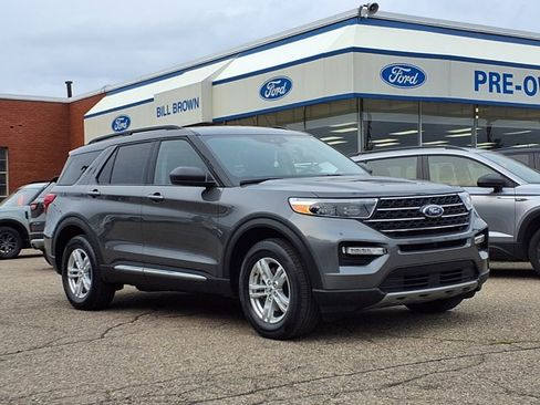 Certified 2023 Ford Explorer XLT w/ Equipment Group 202A AWD/4WD image 1