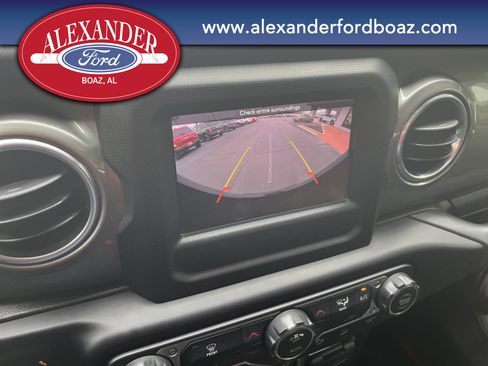 Used 2019 Jeep Wrangler Unlimited Sahara w/ Safety Group image 28