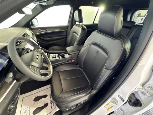 Used 2026 Jeep Grand Cherokee Limited AWD/4WD image 21