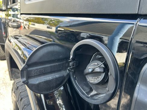 Used 2020 Jeep Wrangler Unlimited Rubicon image 42