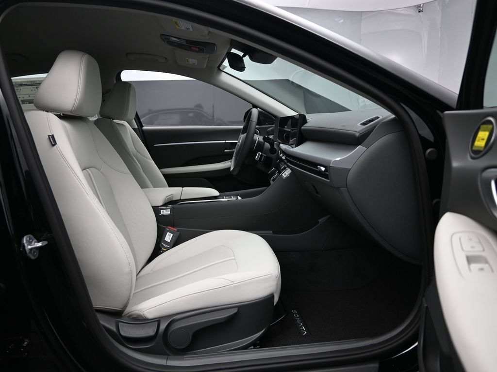 New 2026 Hyundai Sonata SEL AWD/4WD image 30
