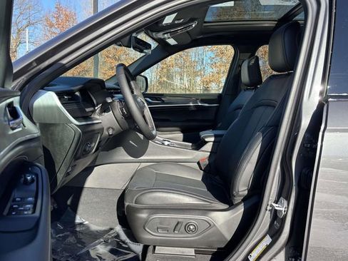 New 2026 Jeep Grand Cherokee Limited AWD/4WD image 4