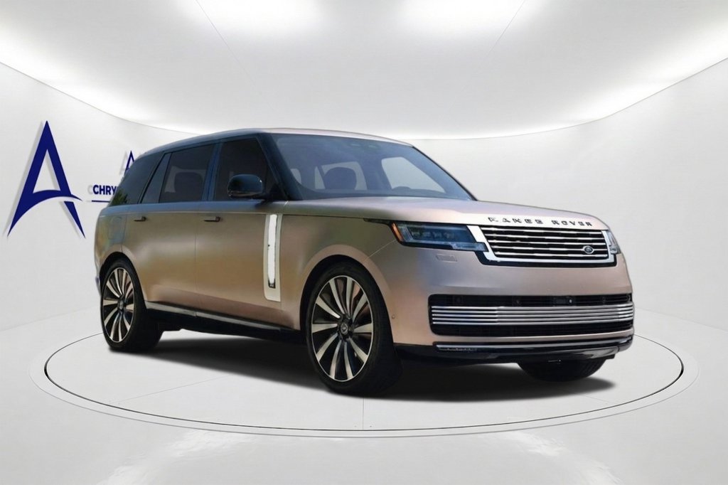 Used 2023 Land Rover Range Rover SV AWD/4WD image 3