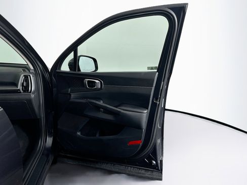 Used 2024 Kia Sorento S image 34