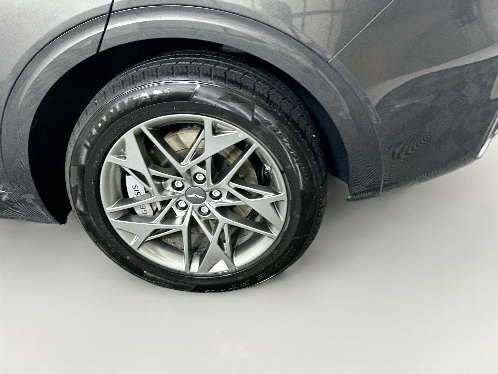 Used 2025 Genesis GV70 2.5T AWD/4WD image 11